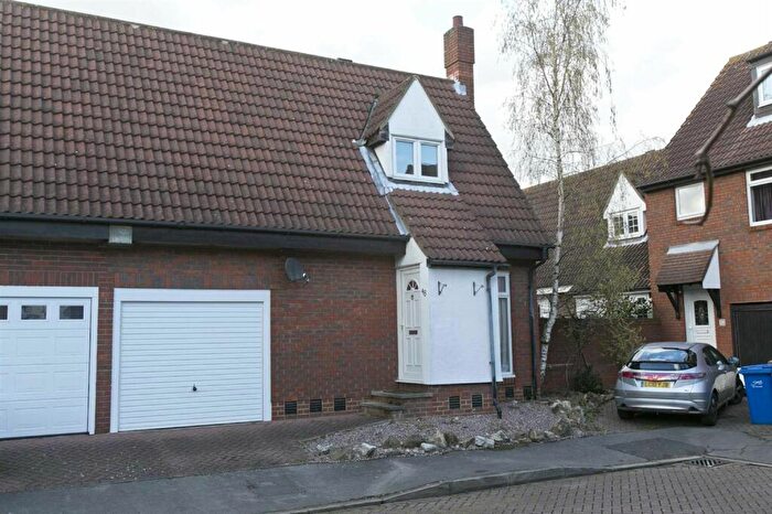 2 Bedroom House To Rent In Howland Way, Surrey Quays, SE16