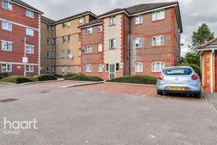 2 Bedroom Flat To Rent In Stern Close, Barking, IG11