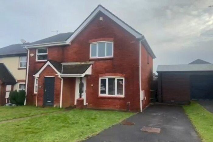 3 Bedroom Property To Rent In Bryncelyn, Llangyfelach, SA6