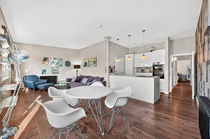 2 Bedroom Flat To Rent In New Crane Place, Wapping, E1W