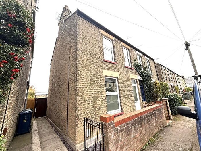 2 Bedroom End Of Terrace House To Rent In Belgrave Road, Cambridge, CB1