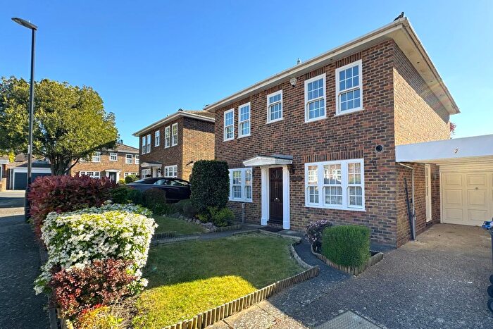 4 Bedroom Detached House For Sale In Crozier Drive, South Croydon, CR2
