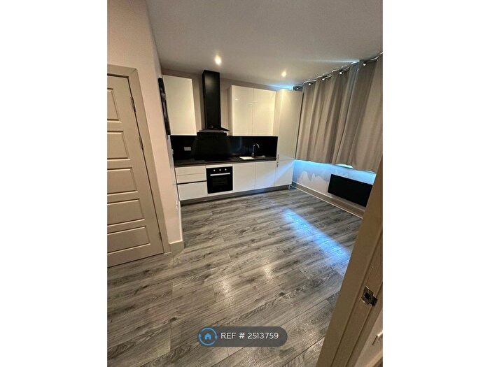 1 Bedroom Flat To Rent In Cube House, Stoke Mandeville, Aylesbury, HP22