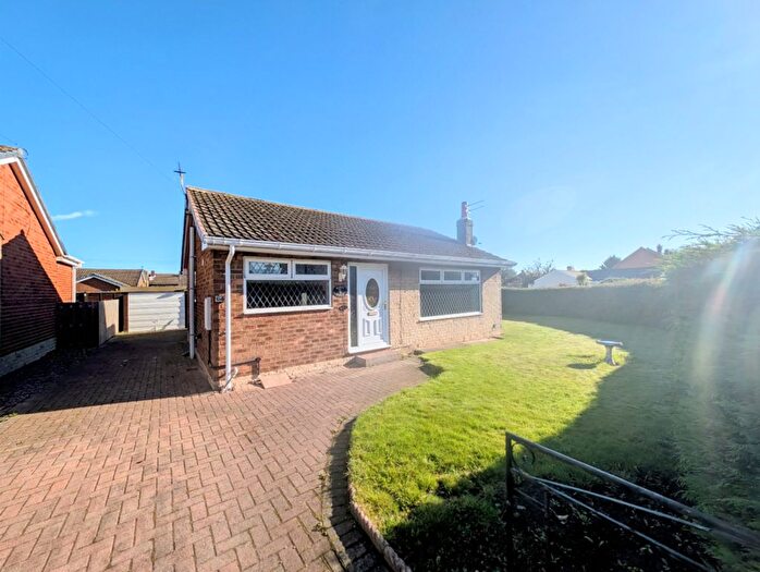 2 Bedroom Bungalow To Rent In Headlands Road, Ossett, West Yorkshire, Uk, WF5