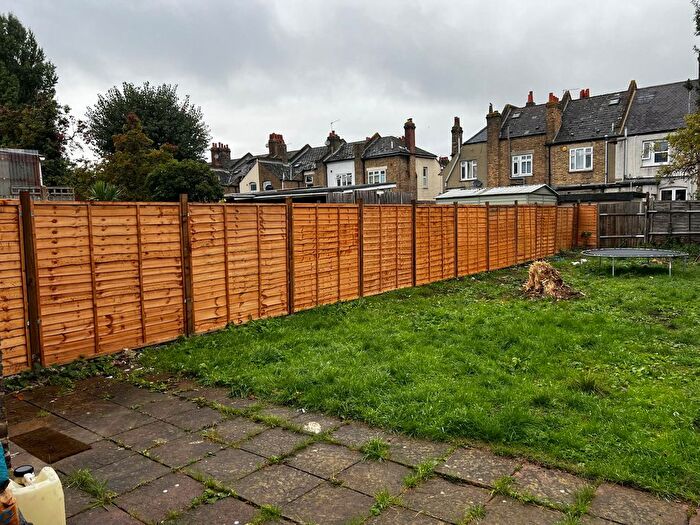 1 Bedroom Flat To Rent In Norbury Court Road, Norbury, SW16