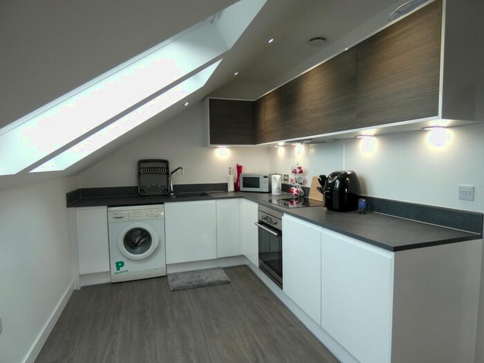 2 Bedroom Flat To Rent In Albert Street, Fleet, GU51