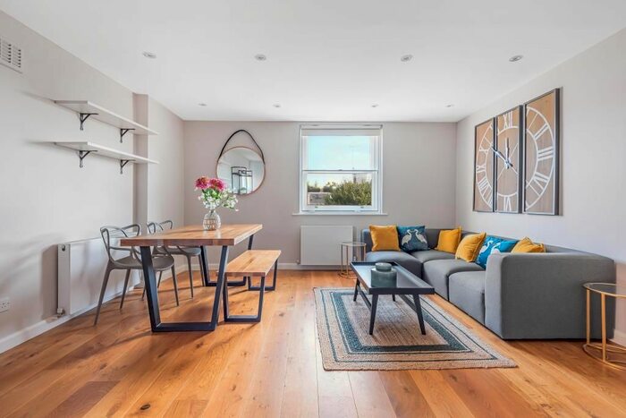 2 Bedroom Flat To Rent In Pembridge Crescent, Notting Hill, W11