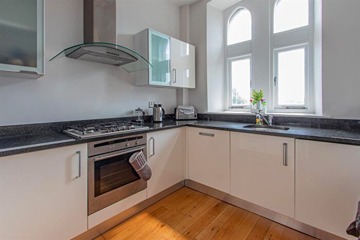 2 Bedroom Flat To Rent In Cowbridge Road East, Canton, Cardiff, CF11
