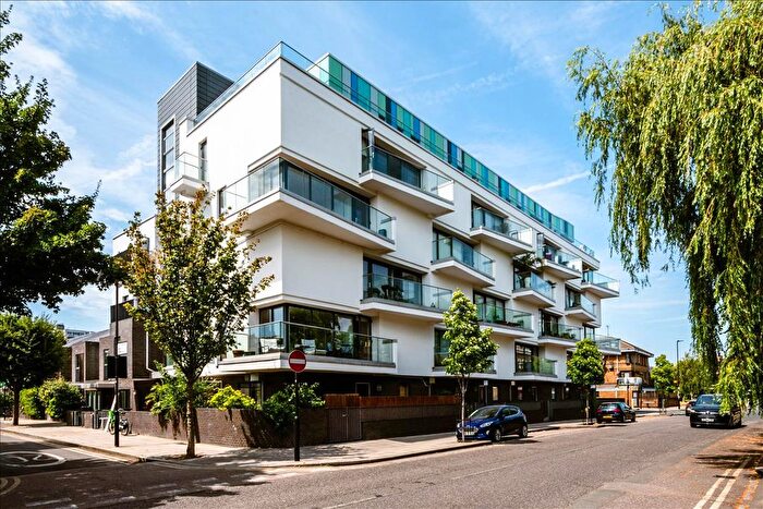 2 Bedroom Flat For Sale In Queensbridge Quarter, London Fields, E8