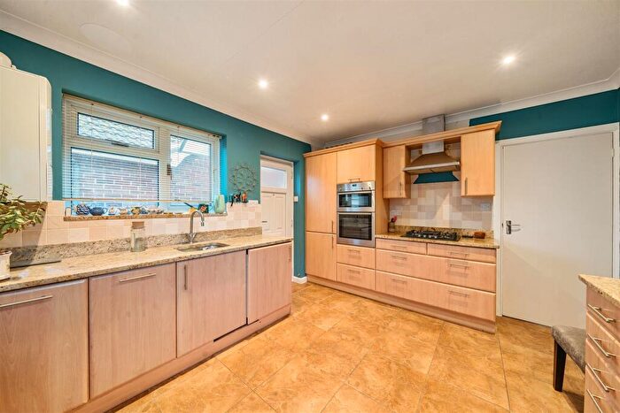 2 Bedroom Semi-Detached Bungalow For Sale In Fitzalan Road, Arundel, BN18