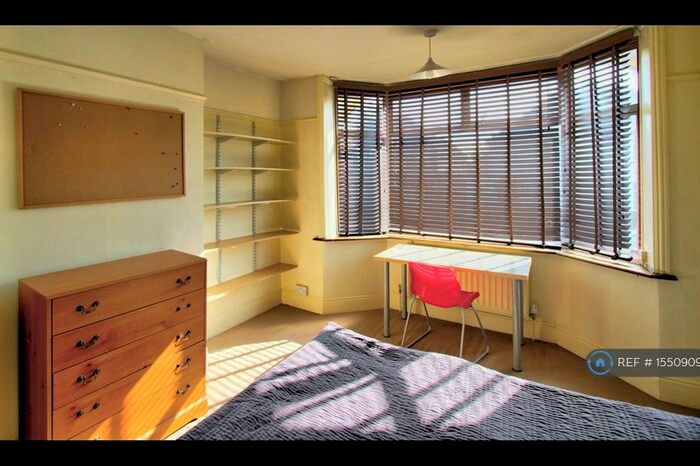 4 Bedroom Semi-Detached House To Rent In Sirdar Road, Southampton, SO17