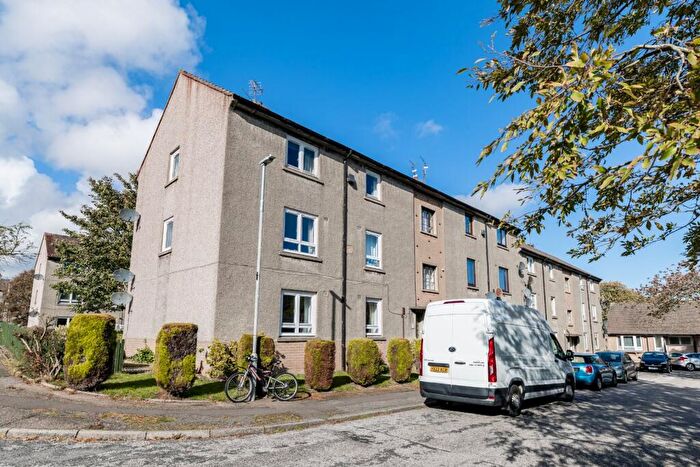 2 Bedroom Flat To Rent In Cadenhead Road, Aberdeen, Aberdeenshire, AB25