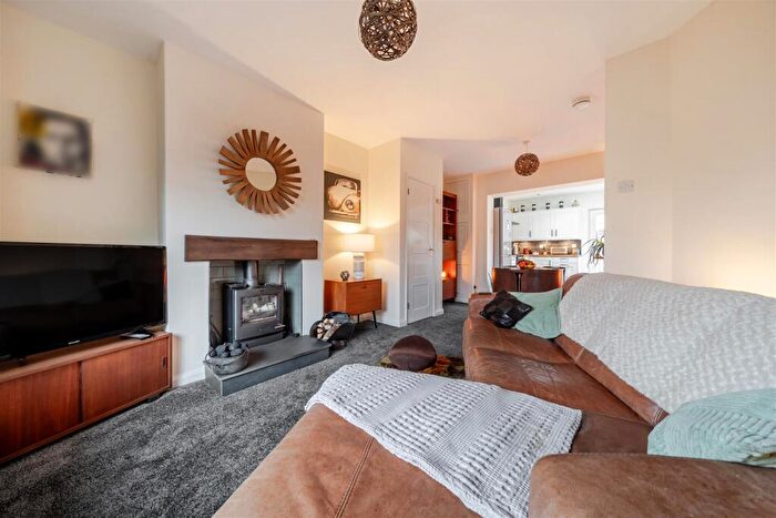 2 Bedroom Semi-Detached Bungalow For Sale In The Close, Clapham, Bedford, MK41