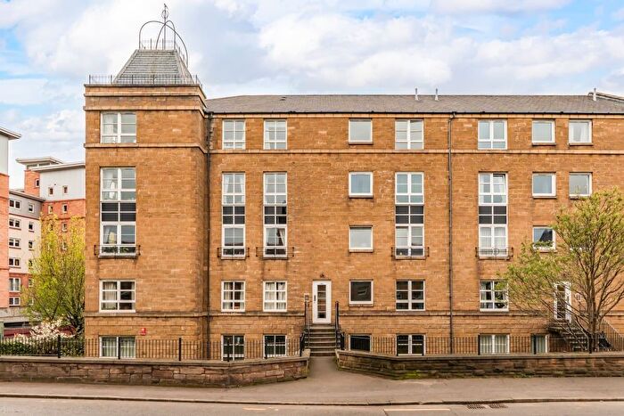 3 Bedroom Flat For Sale In Broughton Road, Edinburgh, EH7