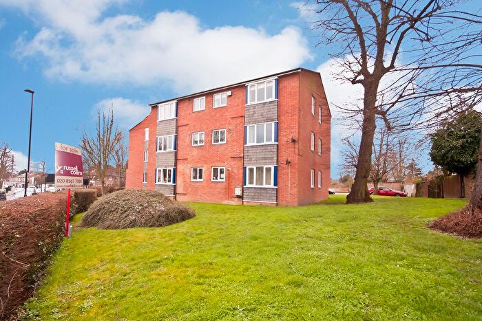 1 Bedroom Flat For Sale In Ashleigh Court, Murray Road, W5