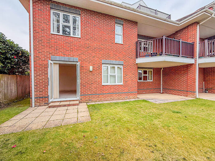 2 Bedroom Apartment To Rent In Highcliffe, BH23