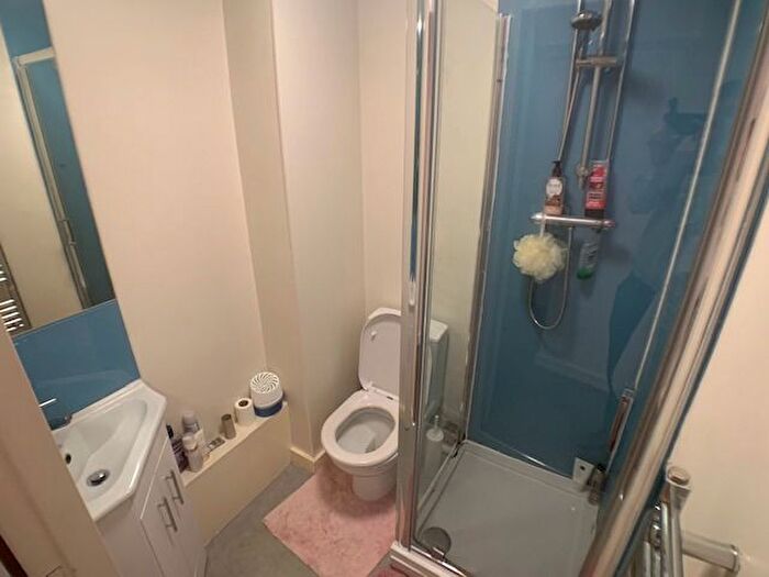 1 Bedroom Flat To Rent In The Chandlers, Leeds, LS2