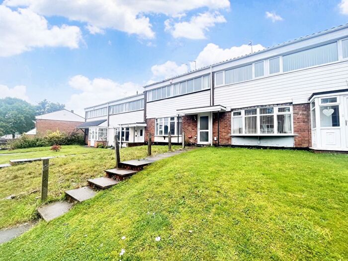 3 Bedroom Property To Rent In Pingle Close, West Bromwich, B71