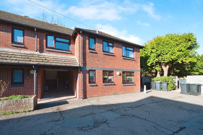 1 Bedroom Flat For Sale In Sea Front, Hayling Island, Hampshire, PO11