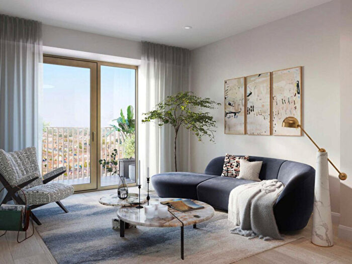 1 Bedroom Apartment To Rent In The Ellipse, Royal Eden Dock, E16