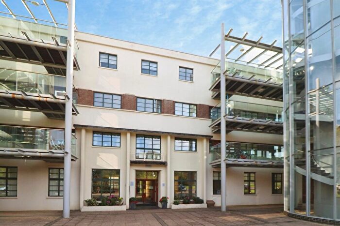 1 Bedroom Flat For Sale In Hayes Road, Sully, Penarth, CF64