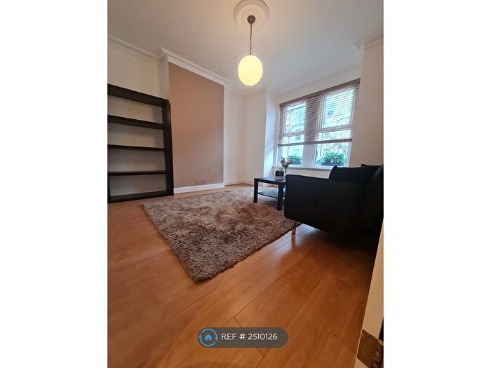 1 Bedroom Flat To Rent In Percy Road, London, W12