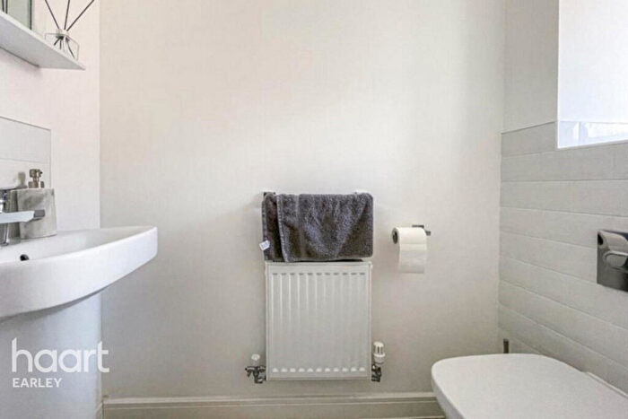 1 Bedroom Terraced House To Rent In Honey Bee Street, Reading, RG31