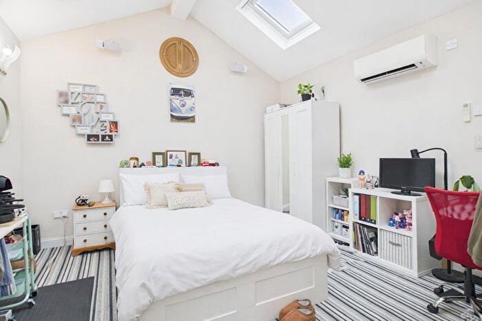 1 Bedroom Flat To Rent In Station Approach, Brighton, BN1