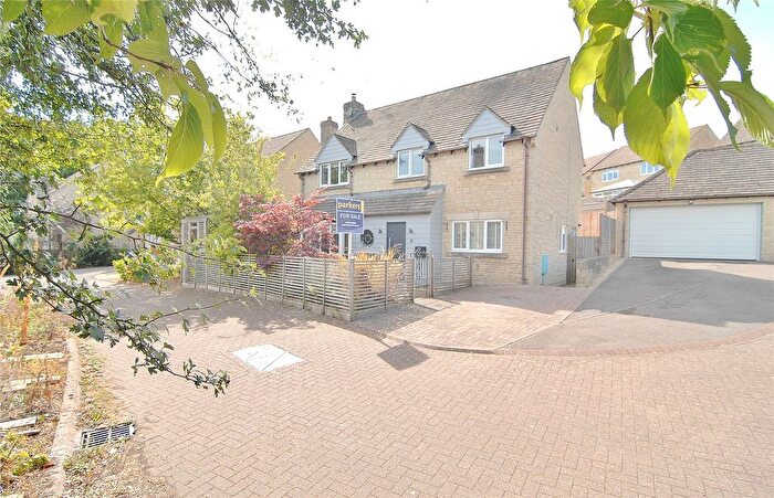 4 Bedroom Detached House For Sale In Sparrow Close, Chalford, Stroud, Gloucestershire, GL6