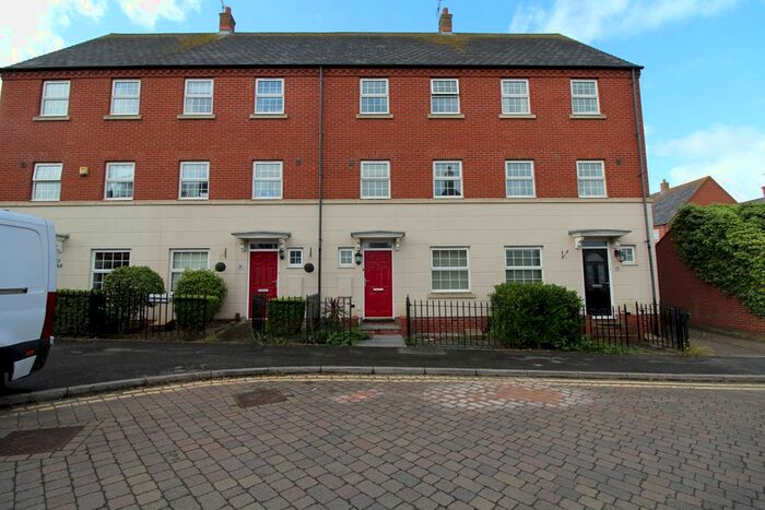 5 Bedroom Town House To Rent In Horseshoe Way, Hampton Vale, Peterborough, PE7