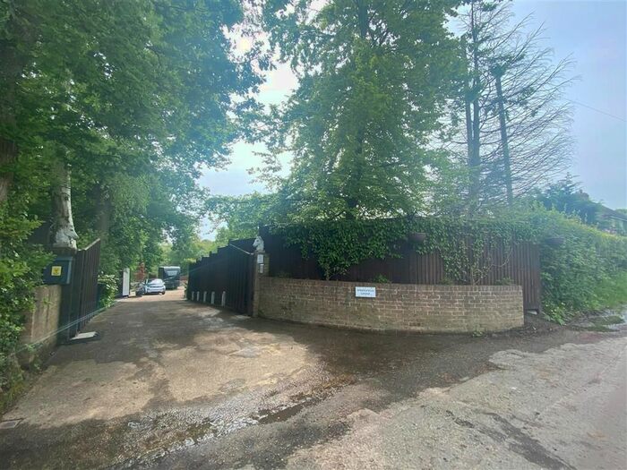 4 Bedroom Detached House For Sale In Sopers Lane, Hawkhurst, Cranbrook, Kent, TN18