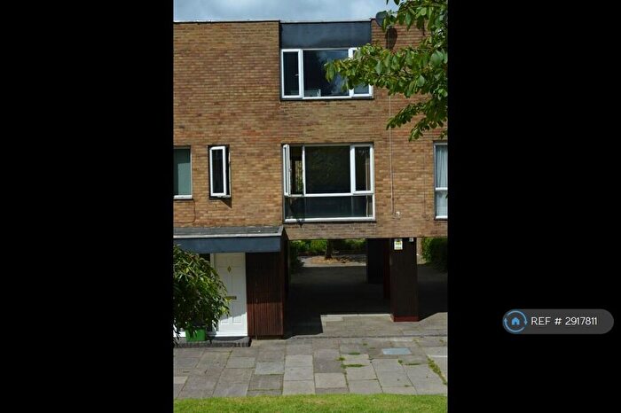2 Bedroom Terraced House To Rent In Turnpike Link, Croydon, CR0