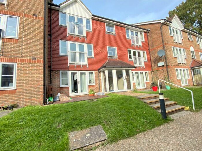 1 Bedroom Apartment To Rent In Tuscany Gardens, Crawley, West Sussex, RH10