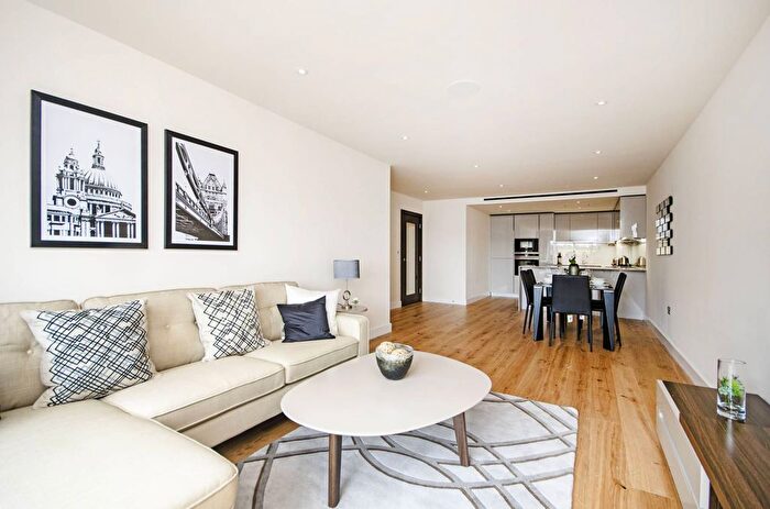 3 Bedroom Flat To Rent In Aerodrome Road, Colindale, London, NW9