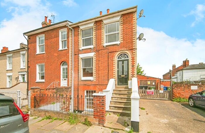 2 Bedroom Maisonette For Sale In Roman Road, Colchester, CO1