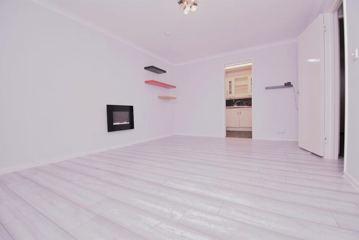 1 Bedroom Flat To Rent In Glimpsing Green, Erith DA18