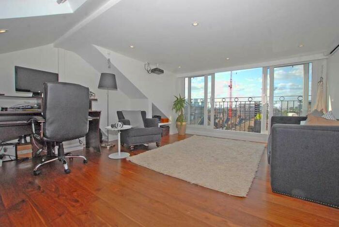2 Bedroom Flat To Rent In Annandale Road, Greenwich, SE10