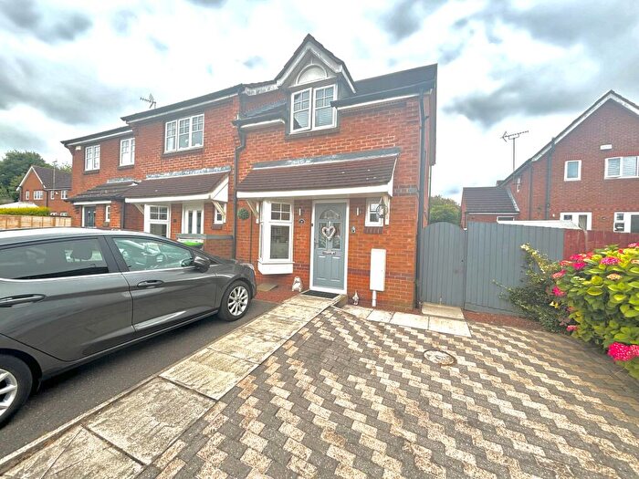 2 Bedroom Town House To Rent In Fisher Close, Sutton-In-Ashfield, NG17