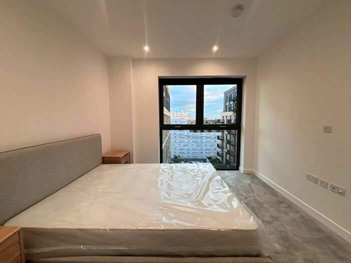 2 Bedroom Flat To Rent In Darter House, Anax Street, London, N4