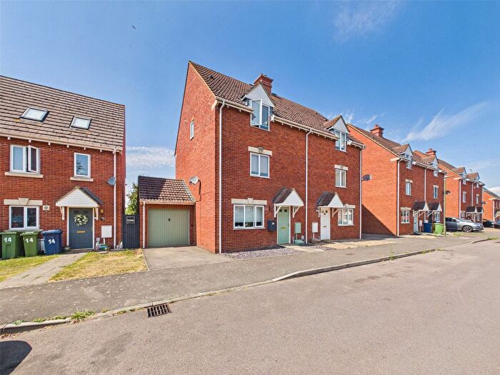 3 Bedroom Semi Detached House For Sale In Hanson Gardens, Bishops Cleeve, Cheltenham, Gloucestershire, GL52