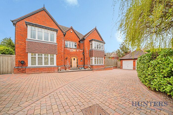 6 Bedroom Detached House To Rent In The Copse, Dorridge, Solihull, B93