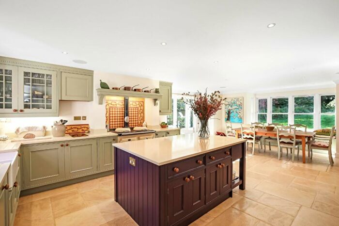 4 Bedroom Detached House For Sale In Southampton Road, Alderbury, Salisbury, Wiltshire, SP5