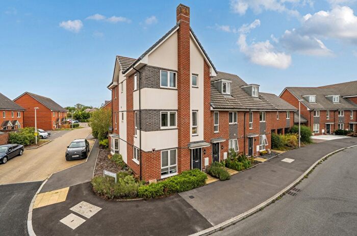 4 Bedroom End Terrace House For Sale In Fullbrook Avenue, Spencers Wood, Reading, Berkshire, RG7