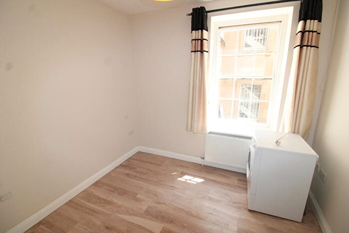 1 Bedroom Flat To Rent In Crosby Hall, Royal Crescent, BS23