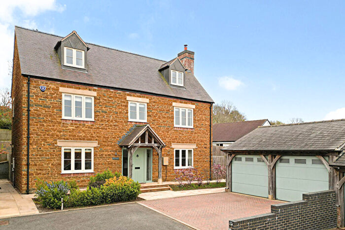 5 Bedroom Detached House For Sale In Northend, CV47