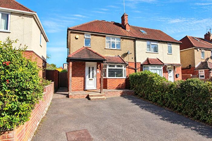 3 Bedroom Semi Detached House For Sale In Thicket Road, Tilehurst, Reading, RG30