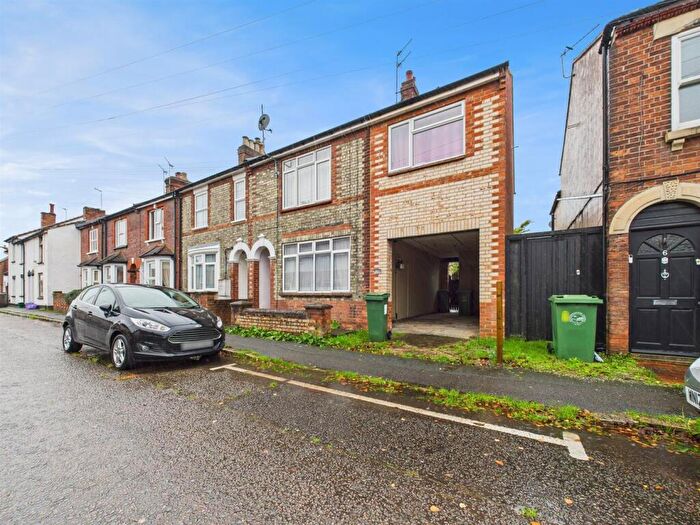 1 Bedroom Flat For Sale In Victoria Street, Aylesbury, Buckinghamshire, HP20