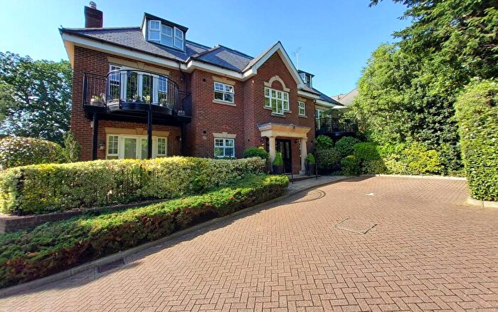 2 Bedroom Apartment For Sale In Uxbridge Road, Stanmore, HA7