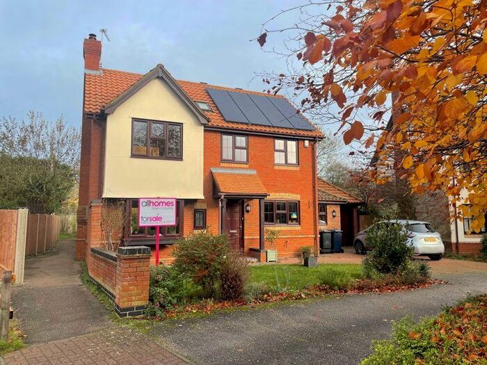 4 Bedroom Detached House For Sale In The Coppice, Great Barton, IP31