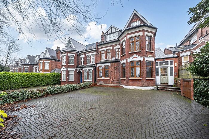 1 Bedroom Flat For Sale In Great North Road, Highgate, London, N6